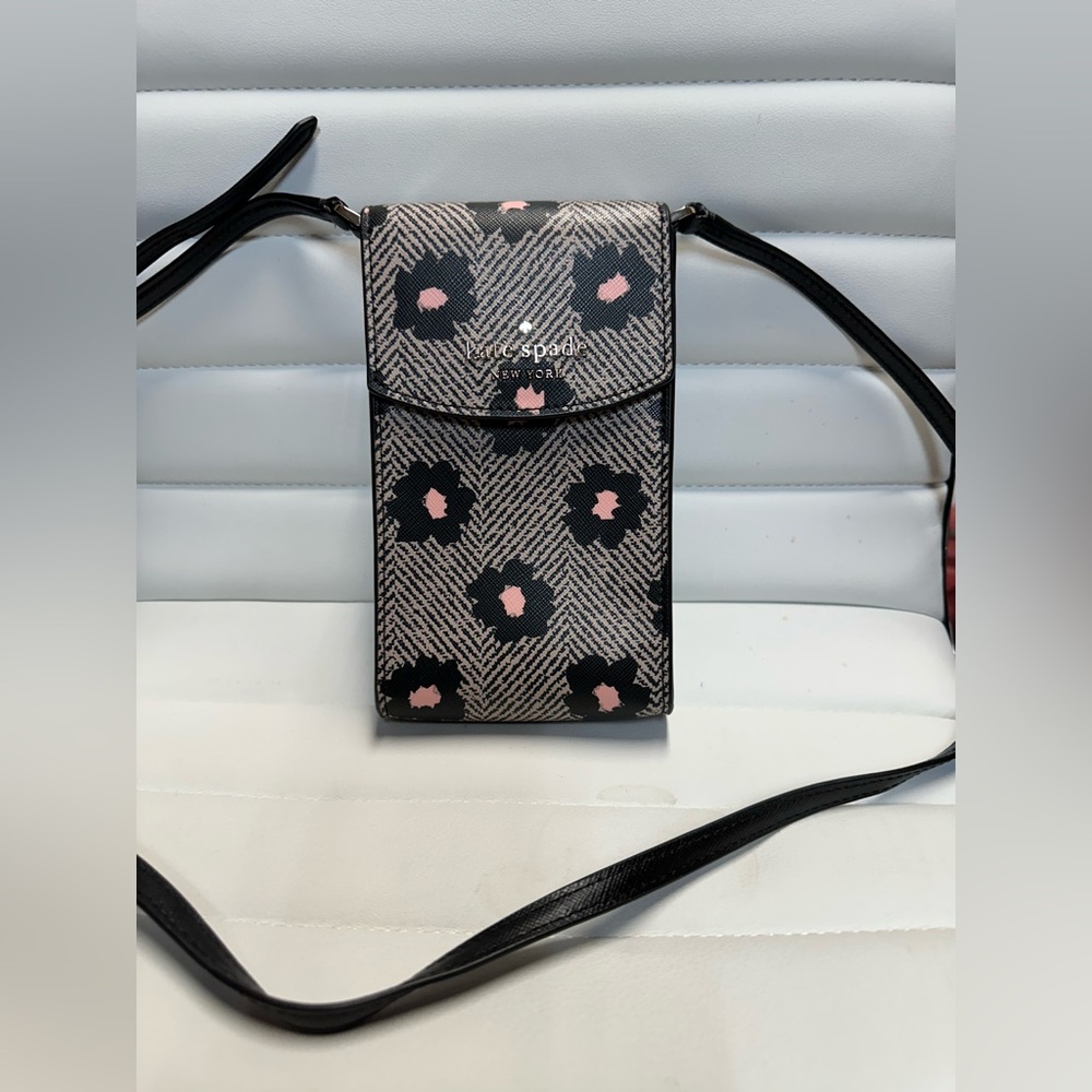 Kate Spade crossbody cell phone purse
